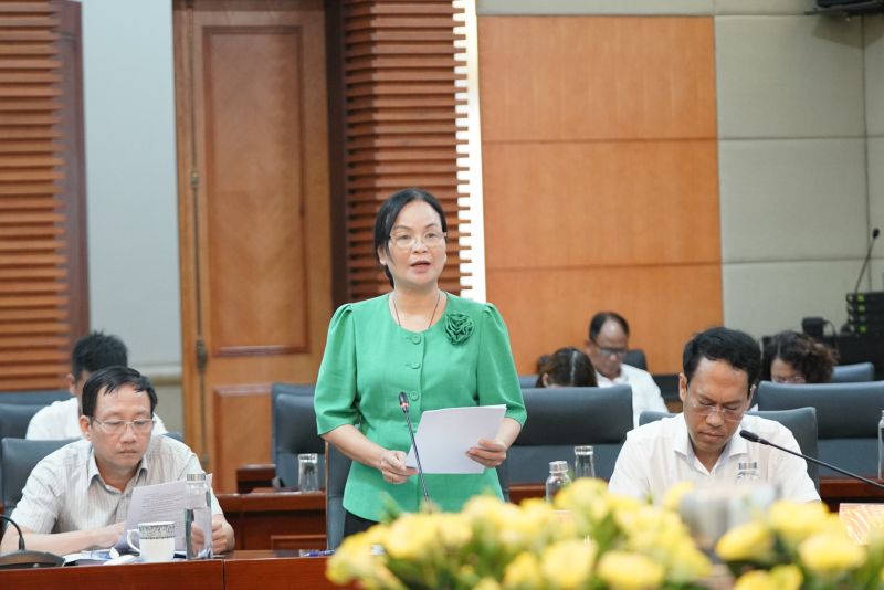 Bà Đỗ Thị Hoà, Phó giám đốc Sở GD&ĐT Hải Phòng cung cấp thông tin cho các cơ quan báo chí tại Hải Phòng