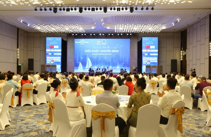 Quảng Ninh: Tổ chức tọa đàm kinh tế “Thời khắc chuyển mình”