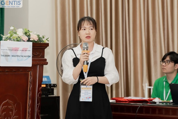 Bài báo cáo của ThS. BSNT. Nguyễn Thị Huyền (Công ty GENTIS) nhận được rất nhiều sự quan tâm của quý bác sĩ, đại biểu có mặt tại hội nghị