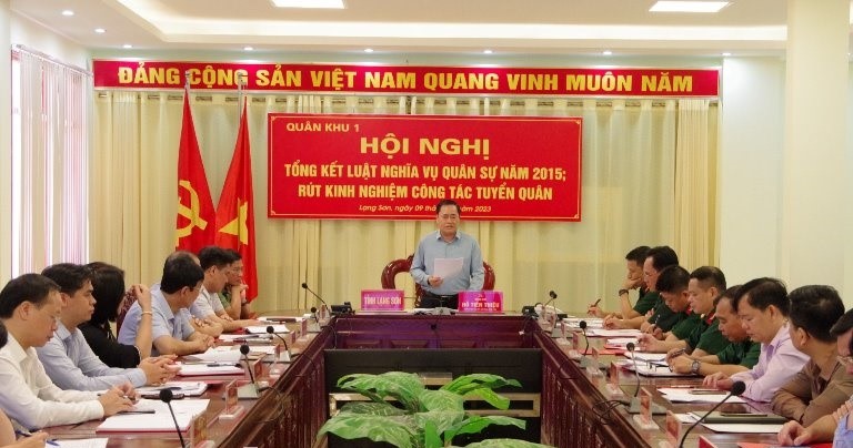 Chủ tịch UBND tỉnh Lạng Sơn Hồ Tiến Thiệu phát biểu tại hội nghị