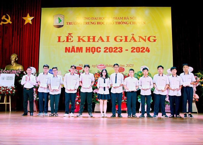 Lễ khai giảng Trường THPT Chuyên Sư Phạm Hà Nội 2023-2024