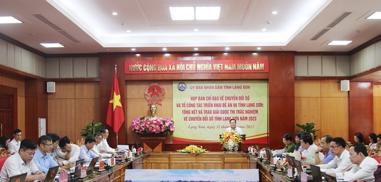 Các đại biểu tham dự cuộc họp tại điểm cầu UBND tỉnh Lạng Sơn