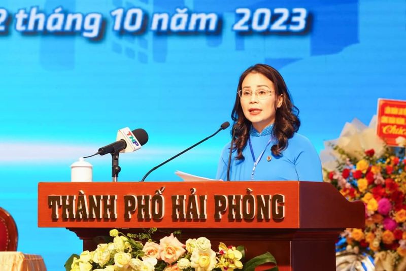 Bà Bùi Thị Ngọc, Phó Chủ tịch Thường trực LĐLĐ TP. Hải Phòng thông tin kết quả nhiệm kỳ 2018-2023.