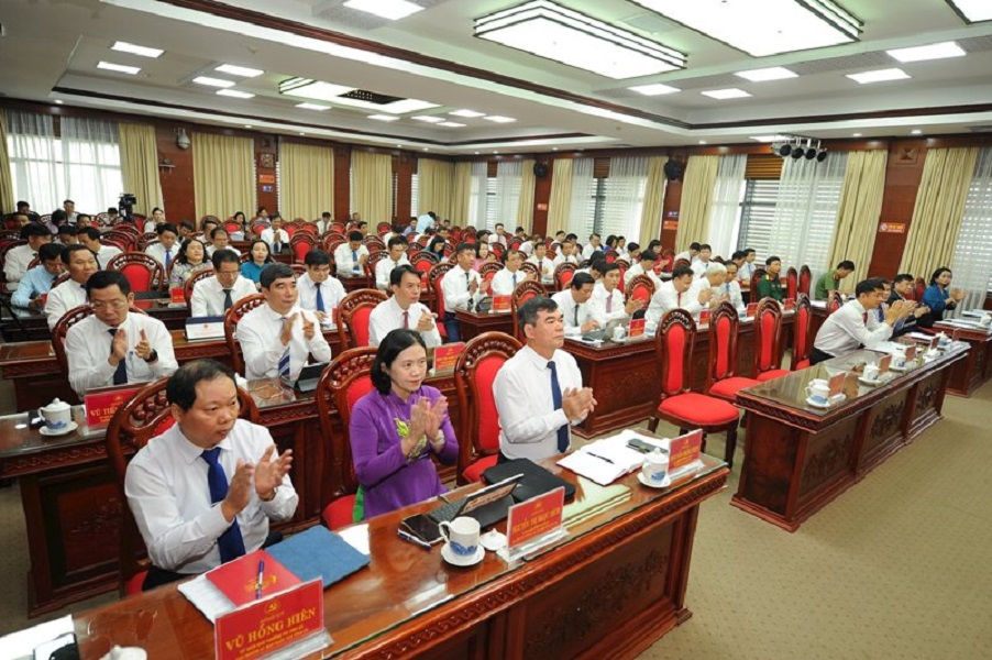 Toàn cạnh Hội nghị lần thứ 16 Ban Chấp hành Đảng bộ tỉnh Hải Dương