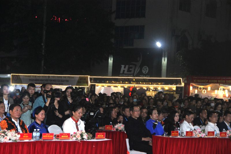 Các đại biểu tham dự Ngày hội văn hóa các dân tộc thành phố Lạng Sơn 2023