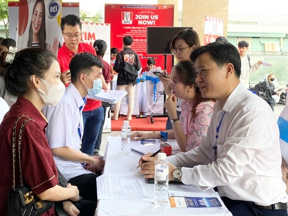Hơn 3.000 sinh viên TP. Hồ Chí Minh tham gia Ngày hội việc làm