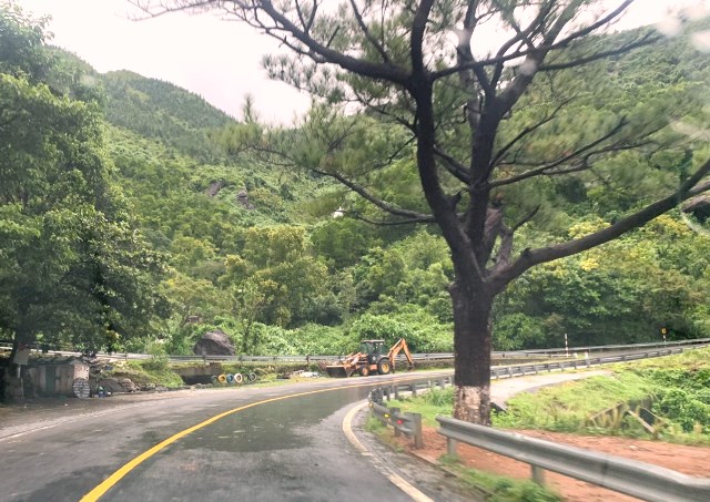 Đường đ&egrave;o Hải V&acirc;n đ&atilde; ch&iacute;nh thức th&ocirc;ng xe trở lại