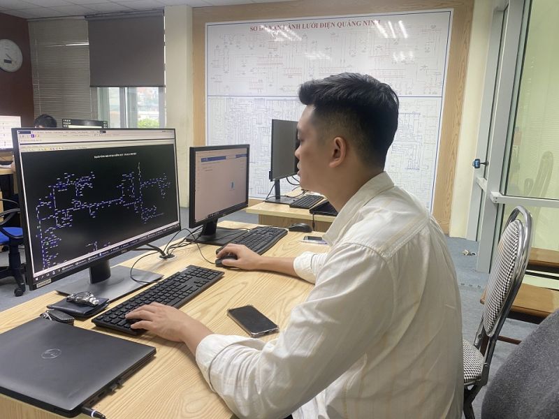Lưới điện mạch vòng trung áp được kết nối về Trung tâm Điều khiển của PC Quảng Ninh
