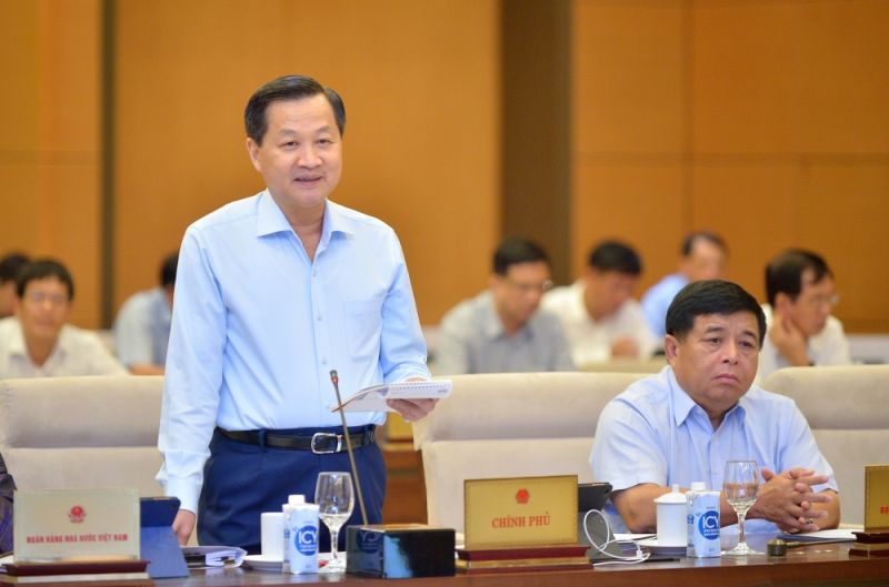 Phó Thủ tướng Lê Minh Khái phát biểu tại phiên họp thứ 27 Ủy ban Thường vụ Quốc hội. Ảnh quochoi.vn.