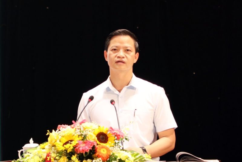 Đồng ch&iacute; Vương Quốc Tuấn, Ủy vi&ecirc;n Dự khuyết Ban Chấp h&agrave;nh Trung ương Đảng, Ph&oacute; Chủ tịch Thường trực UBND tỉnh ph&aacute;t biểu tại buổi tập huấn.