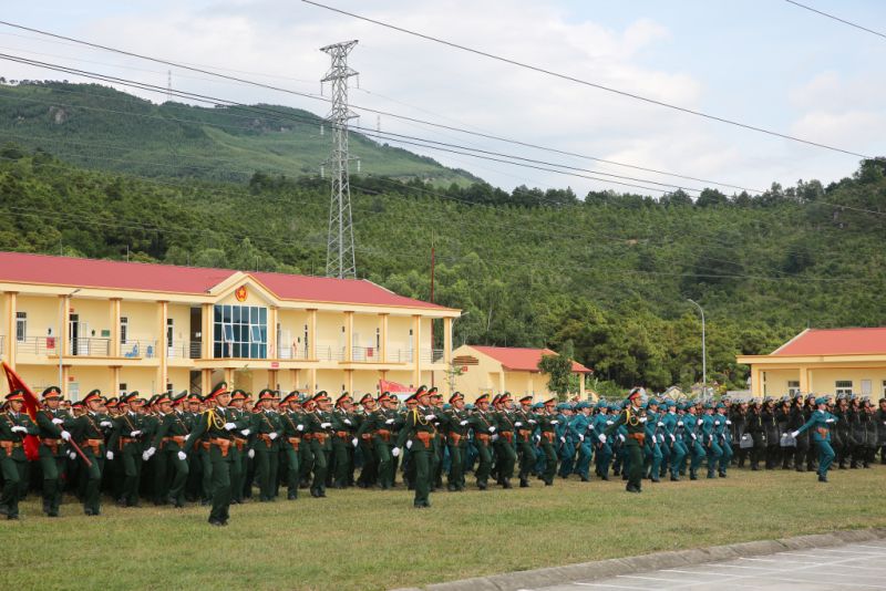 Các lực lượng vũ trang tại Trung đoàn 244, Bộ chỉ huy quân sự tỉnh luyện tập diễu binh diễu hành.