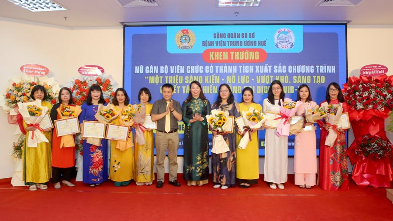 Nhiều nữ cán bộ viên chức BVTW Huế được khen thưởng