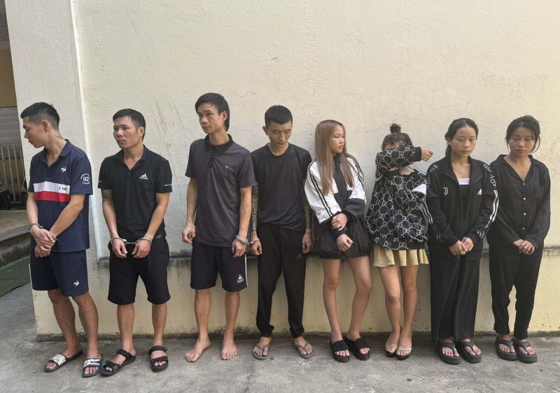 Các đối tượng tổ chức sử dụng ma túy bị Công an huyện Hoằng Hóa bắt giữ