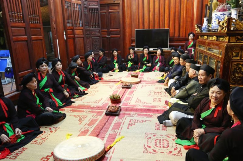 Một buổi sinh hoạt ở C&acirc;u lạc bộ Quan họ Thị Cầu.