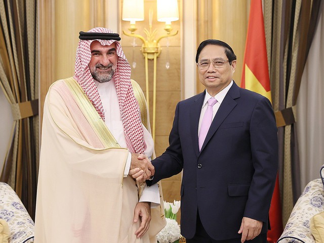 Thủ tướng Phạm Minh Chính tiếp ông Yasir Al-Rumayyan, Thống đốc Quỹ đầu tư công Saudi Arabia - Ảnh: VGP/Nhật Bắc