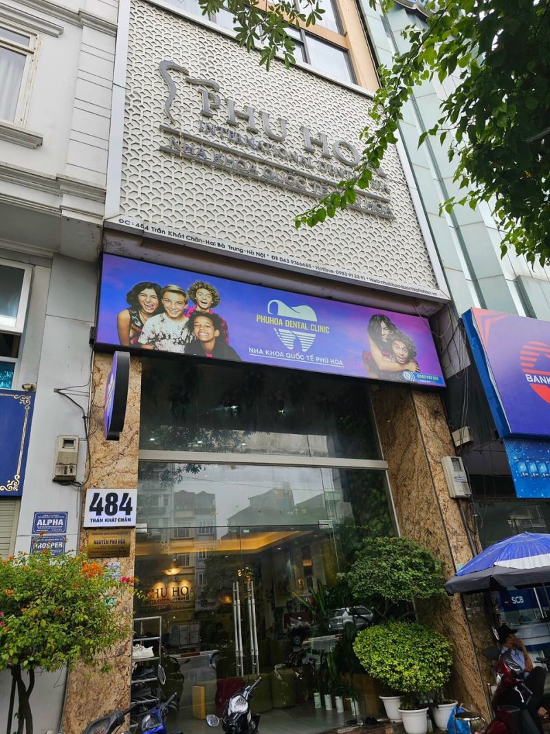 Thương hiệu Nha khoa Quốc tế Phú Hòa và những bức xúc của khách hàng