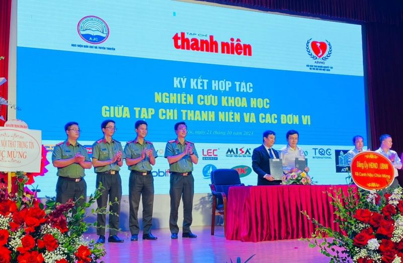 Nhà báo Nguyễn Toàn Thắng – Bí thư chi bộ, Tổng biên tập Tạp chí Thanh niên ký kết hợp tác nghiên cứu khoa học với Khoa Triết học, Học viện Báo chí và Tuyên truyền Nhà báo Nguyễn Toàn Thắng – Bí thư chi bộ, Tổng biên tập Tạp chí Thanh niên ký kết hợp tác nghiên cứu khoa học với Khoa Triết học, Học viện Báo chí và Tuyên truyền