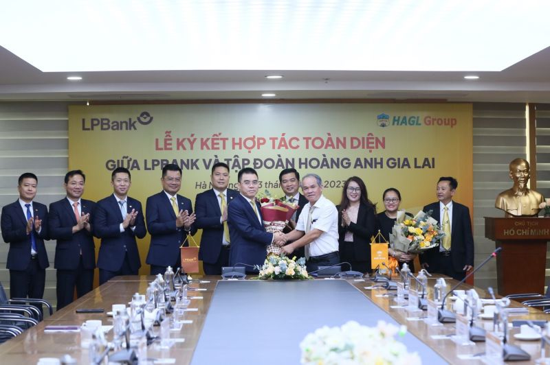 Lễ ký kết hợp tác toàn diện giữa LPBank và HAGL Group đánh dấu cột mốc quan trọng trong mối quan hệ hợp tác giữa hai bên