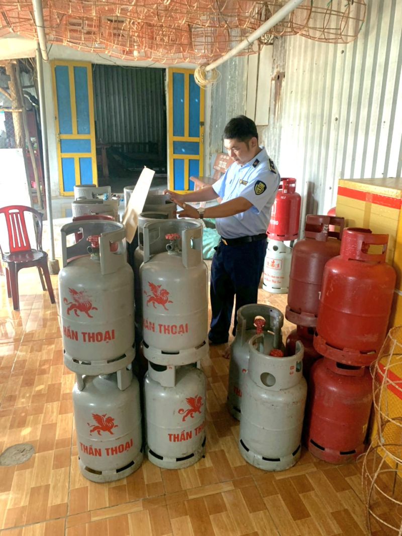 Cục Quản lý thị trường Kiên Giang xử lý hàng trăm vụ vi phạm về hàng hóa
