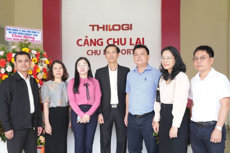 Đại diện Ban quản lý các KKT và KCN tỉnh Quảng Nam đến thăm cảng Chu Lai