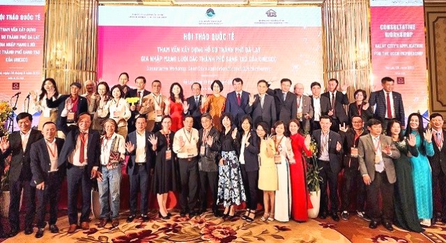 Các đại biểu tham dự Hội thảo quốc tế tham vấn xây dựng hồ sơ thành phố Đà Lạt gia nhập Mạng lưới các thành phố sáng tạo của UNESCO. (Nguồn BTC)