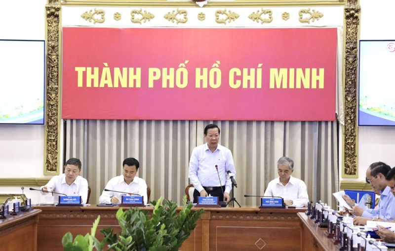Chủ tịch UBND TP. Hồ Chí Minh Phan Văn Mãi phát biểu tại phiên họp