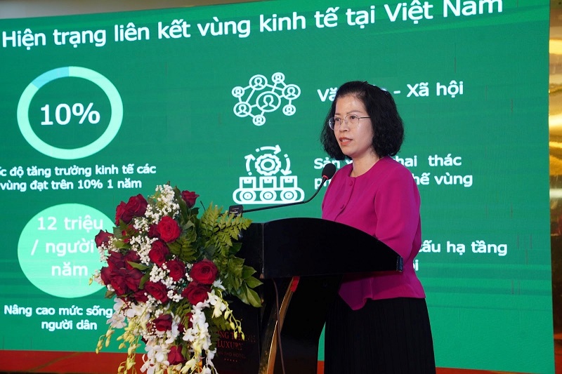 Bà Nguyễn Thị Minh Huyền phát biểu tại Diễn đàn