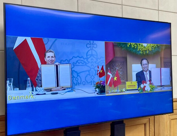 Thủ tướng Việt Nam và Thủ tướng Đan Mạch đưa ra Tuyên bố Chung về việc thiết lập quan hệ Đối tác Chiến lược Xanh giữa Việt Nam và Đan Mạch
