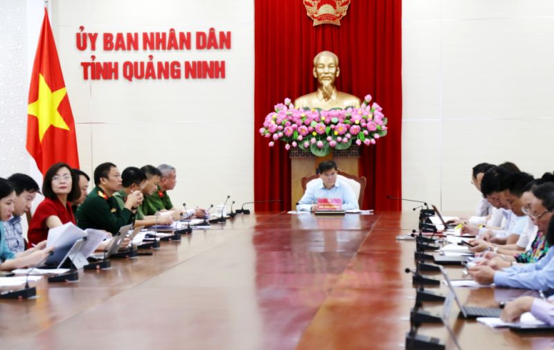 Đồng chí Bùi Văn Khắng, Phó Chủ tịch UBND tỉnh chủ trì tại điểm cầu Quảng Ninh.