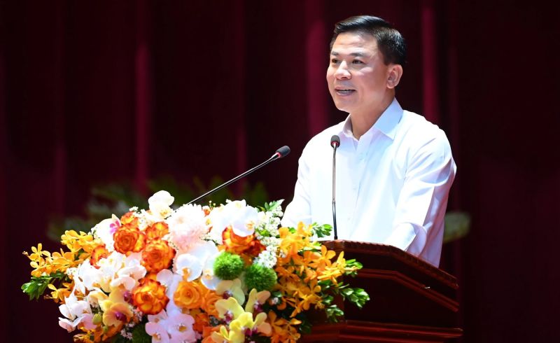 Ông Đỗ Trọng Hưng - Ủy viên Trung ương Đảng, Bí thư Tỉnh ủy Thanh Hóa trình bày tham luận tại hội nghị.