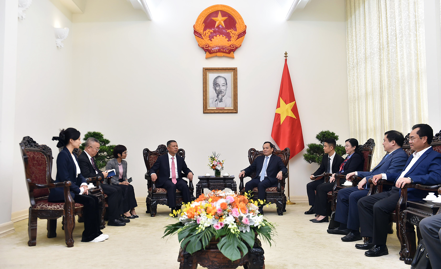 Phó Thủ tướng hoan nghênh kế hoạch mở rộng đầu tư của Tập đoàn Trina Solar tại tỉnh Thái Nguyên - Ảnh: VGP/Hải Minh
