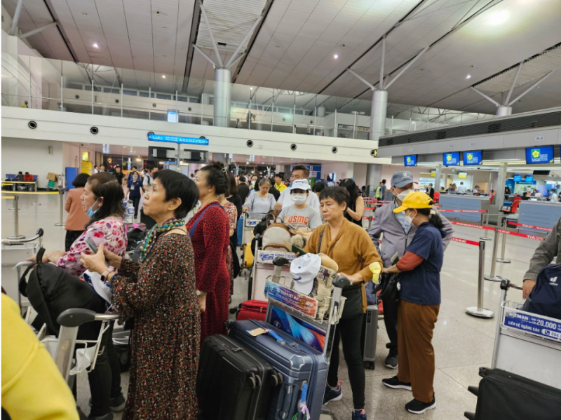 Hãng hàng không dự báo vé máy bay Tết khó sốt?