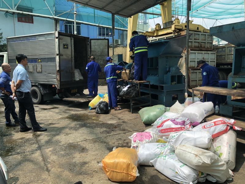 Buộc tiêu hủy gần 2.000 sản phẩm không rõ nguồn gốc xuất xứ, giả mạo các nhãn hiệu