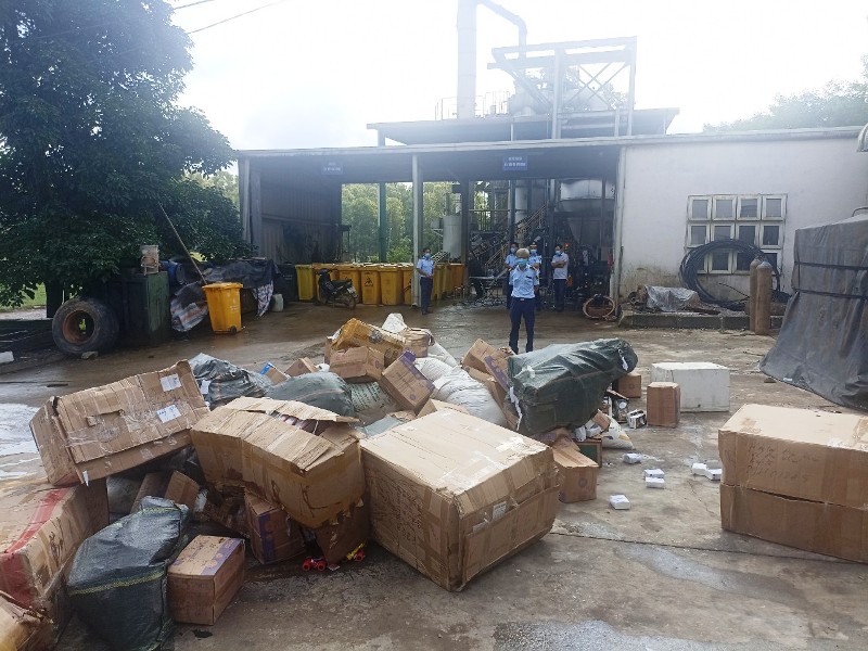 Thừa Thiên Huế- Cục Quản lý Thị trường tiêu hủy gần 8 tấn hàng hóa