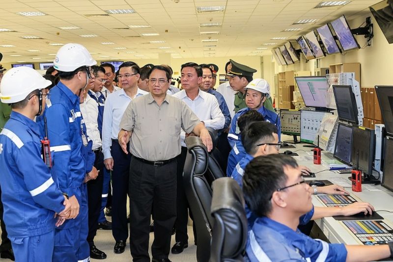 Thủ tướng Phạm Minh Chính thăm nhà máy Lọc hóa dầu Nghi Sơn ngày 11/11