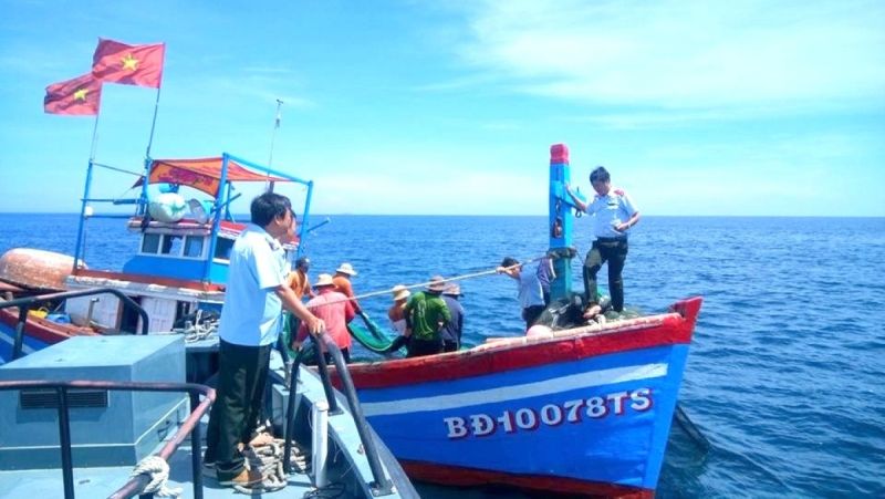 Đưa ra truy tố các vụ việc môi giới đưa tàu cá Việt Nam đi khai thác bất hợp pháp. Ảnh internet.