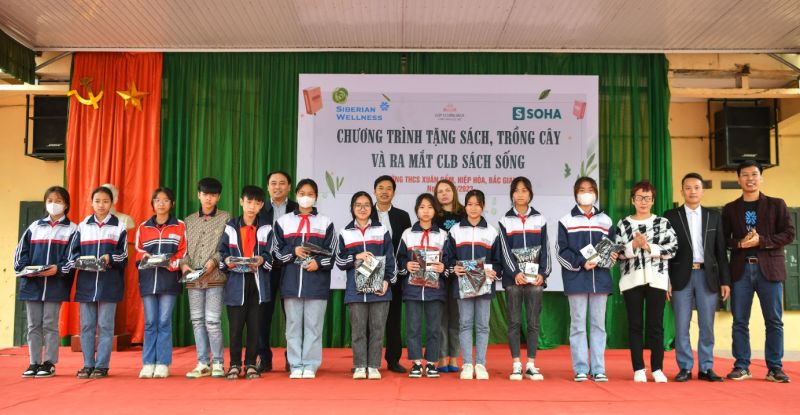 “Mỗi cuốn sách, một cây xanh” – chương trình lan tỏa tình yêu tri thức tới các em học sinh “Mỗi cuốn sách, một cây xanh” – chương trình lan tỏa tình yêu tri thức tới các em học sinh