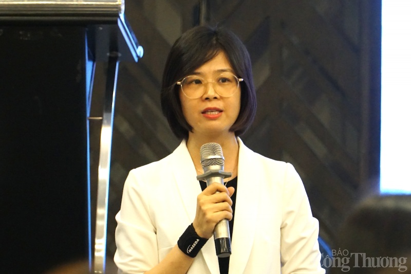 Bà Đoàn Ngọc Lan – Phụ trách Ekip – Trung tâm Phát triển thương mại điện tử chia sẻ 10 xu hướng chính của thương mại điện tử năm 2023 và những năm tới