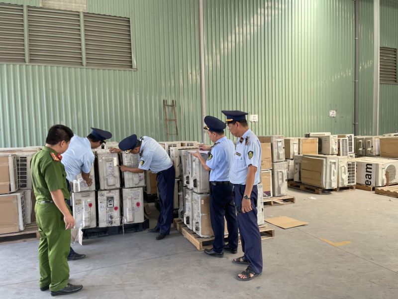 Tạm giữ lượng lớn hàng điện máy, điện tử chưa có hóa đơn, chứng từ