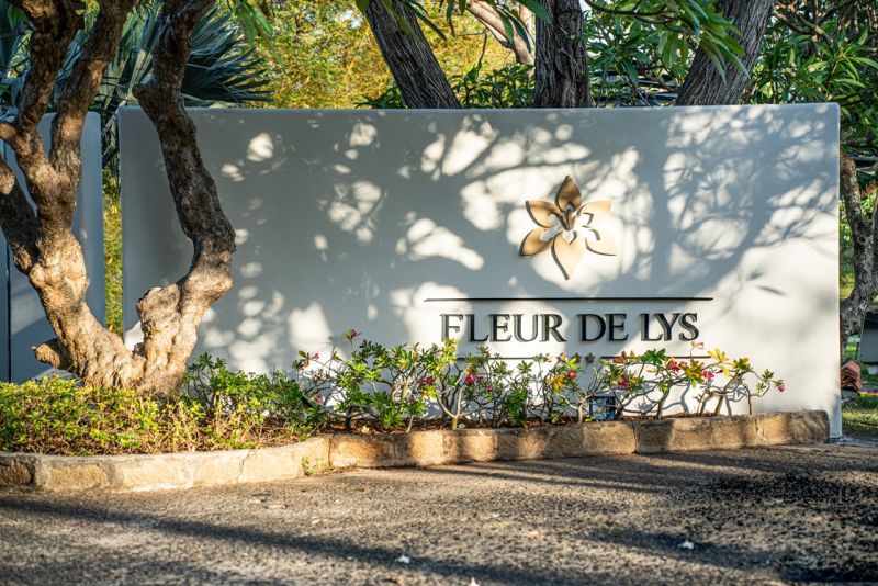 Khu nghỉ dưỡng Fleur de Lys toạ lạc tại tỉnh lộ 44, Thị trấn Long Hải, Tỉnh Bà Rịa - Vũng Tàu.