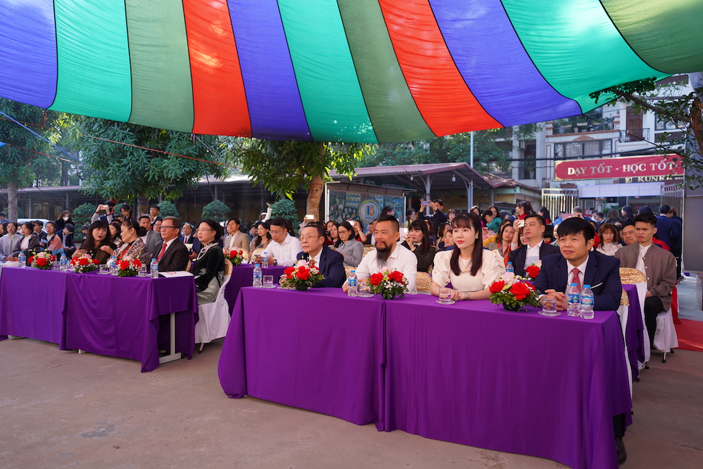 Trong suốt qu&aacute; tr&igrave;nh x&acirc;y dựng v&agrave; ph&aacute;t triển, nh&agrave; trường lu&ocirc;n nhận thức s&acirc;u sắc rằng: 