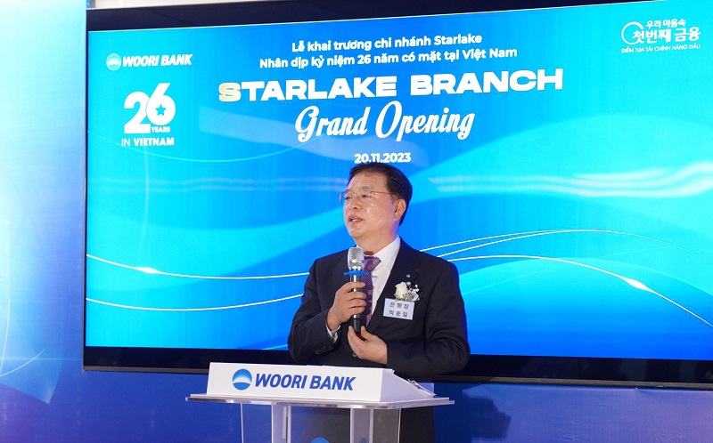 Tổng giám đốc ngân hàng Woori Việt Nam, ông Park Jong Il phát biểu tại Lễ khai trương