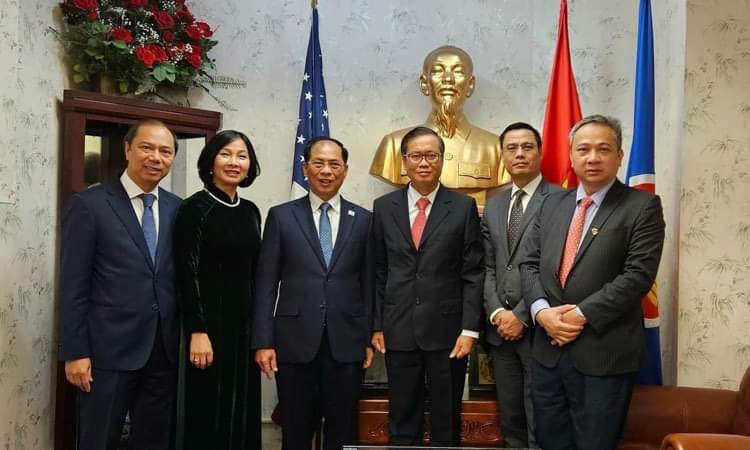Bộ trưởng Ngoại giao Bùi Thanh Sơn thăm các cơ quan Ngoại giao Việt Nam tại Hoa Kỳ