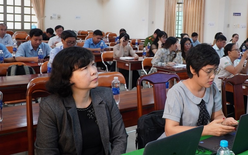 Bà Nguyễn Thị Thu Hiền (bên trái) - Giám đốc Trung tâm Thông tin Cục Sở hữu trí tuệ