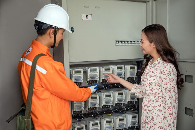 EVNHANOI đã hoàn thành lắp đặt 100% công tơ điện tử đo xa cho khách hàng sử dụng điện trên địa bàn Thủ đô - Ảnh: VGP/Toàn Thắng