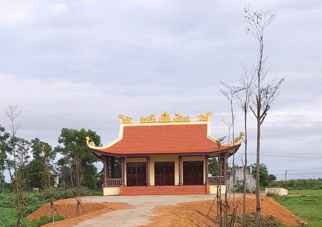 Đền thờ Thái phó Nguyễn Ư Dĩ vừa mới xây dựng ở làng Trà Liên, xã Triệu Giang, huyện Triệu Phong - xưa kia đây chính là dinh trấn Trà Bát của Chúa Nguyễn Hoàng