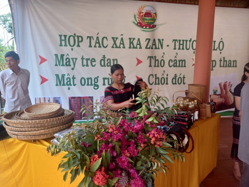 Thừa Thiên Huế- Công nhận 64 sản phẩm, bộ sản phẩm OCOP năm 2023