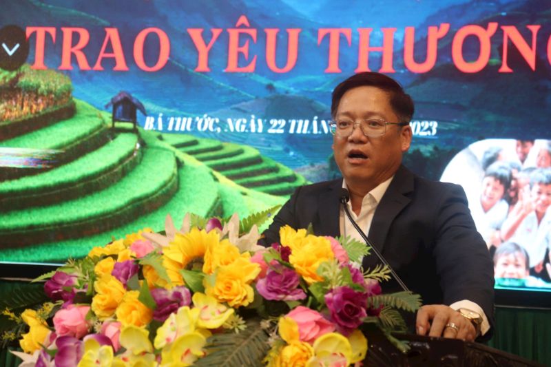 Thay mặt lãnh đạo huyện, ông Ngọ Đình Hải, Chủ tịch UBND huyện Bá Thước gửi lời cảm ơn tới sự quan tâm, ủng hộ học sinh của Chi hội BCTƯ.