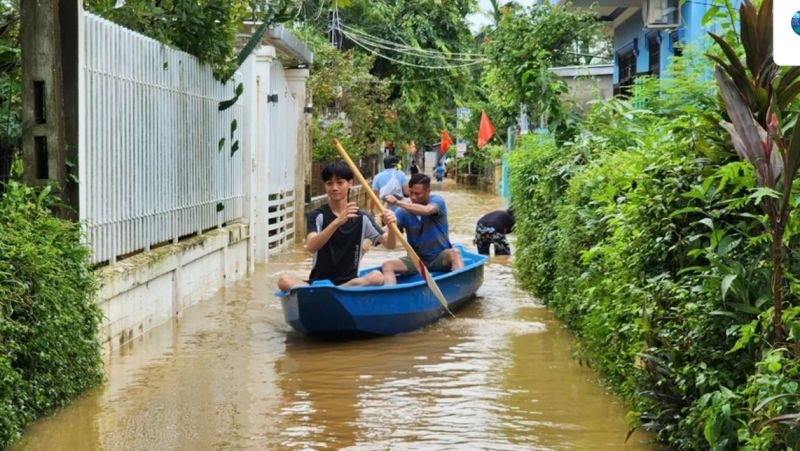 Miền Trung sắp có mưa rất lớn, biển Đông xuất hiện áp thấp