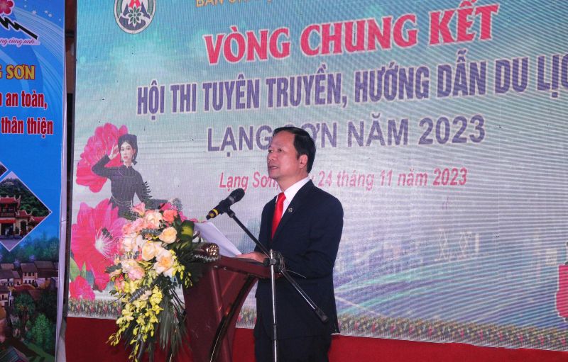 Giám đốc Sở Văn hóa - Thể thao và Du lịch tỉnh Lạng Sơn Nguyễn Đặng Ân phát biểu tại cuộc thi